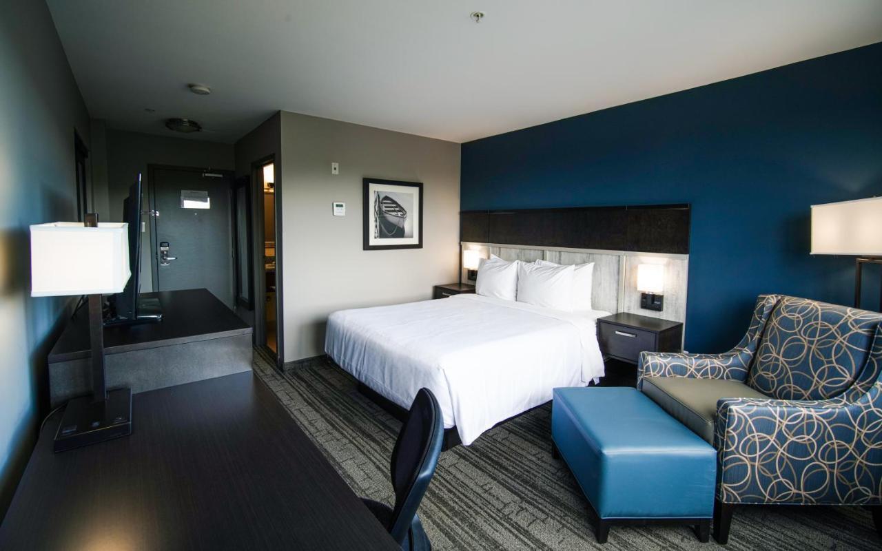 Best Western Plus Chocolate Lake Hotel - Halifax Room photo