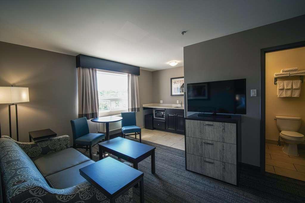 Best Western Plus Chocolate Lake Hotel - Halifax Room photo
