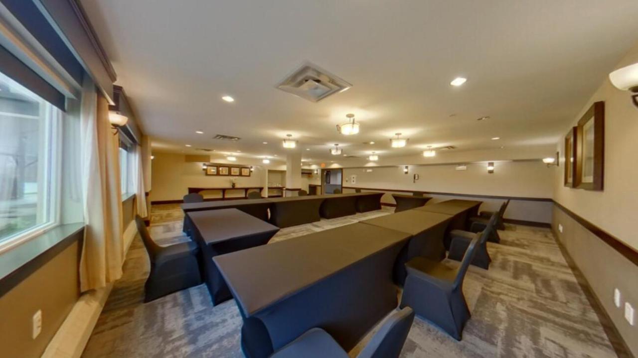 Best Western Plus Chocolate Lake Hotel - Halifax Exterior photo