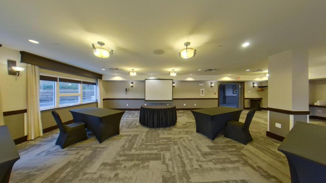 Best Western Plus Chocolate Lake Hotel - Halifax Exterior photo