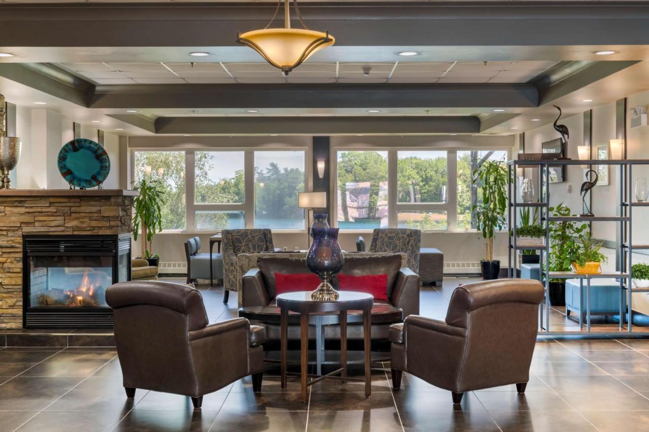 Best Western Plus Chocolate Lake Hotel - Halifax Exterior photo