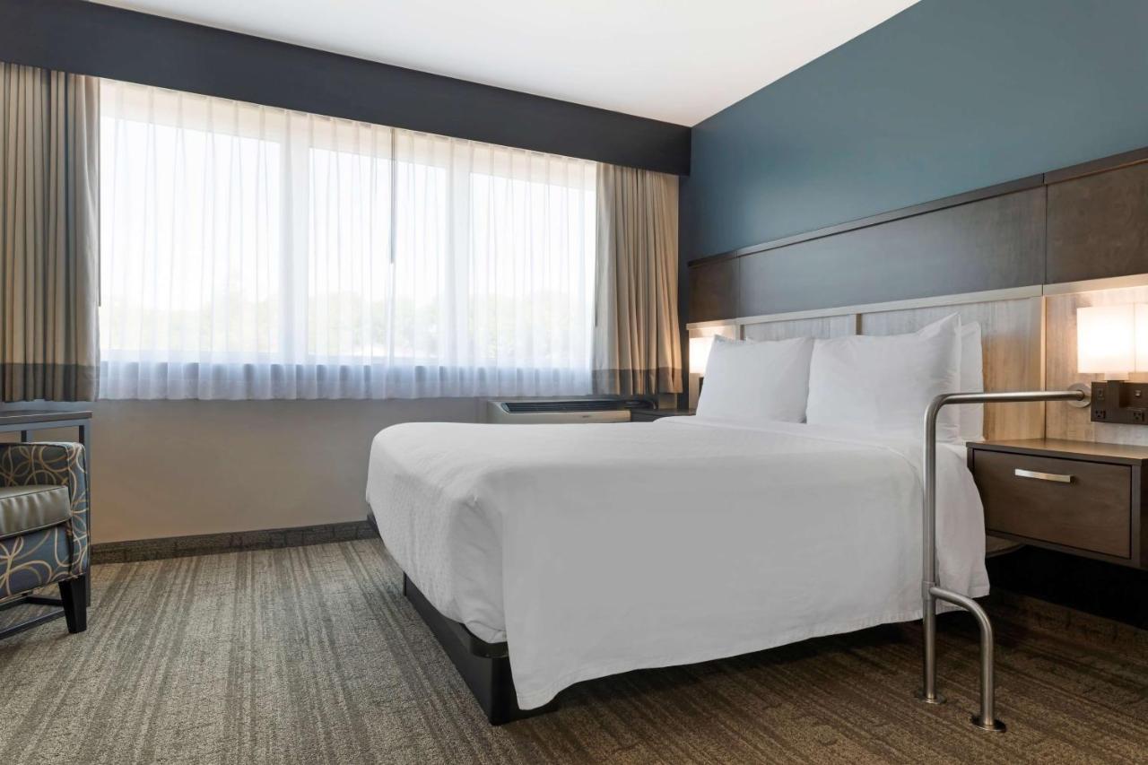 Best Western Plus Chocolate Lake Hotel - Halifax Exterior photo