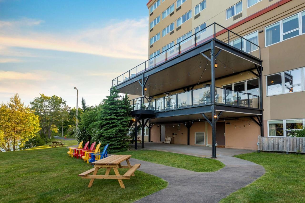 Best Western Plus Chocolate Lake Hotel - Halifax Exterior photo