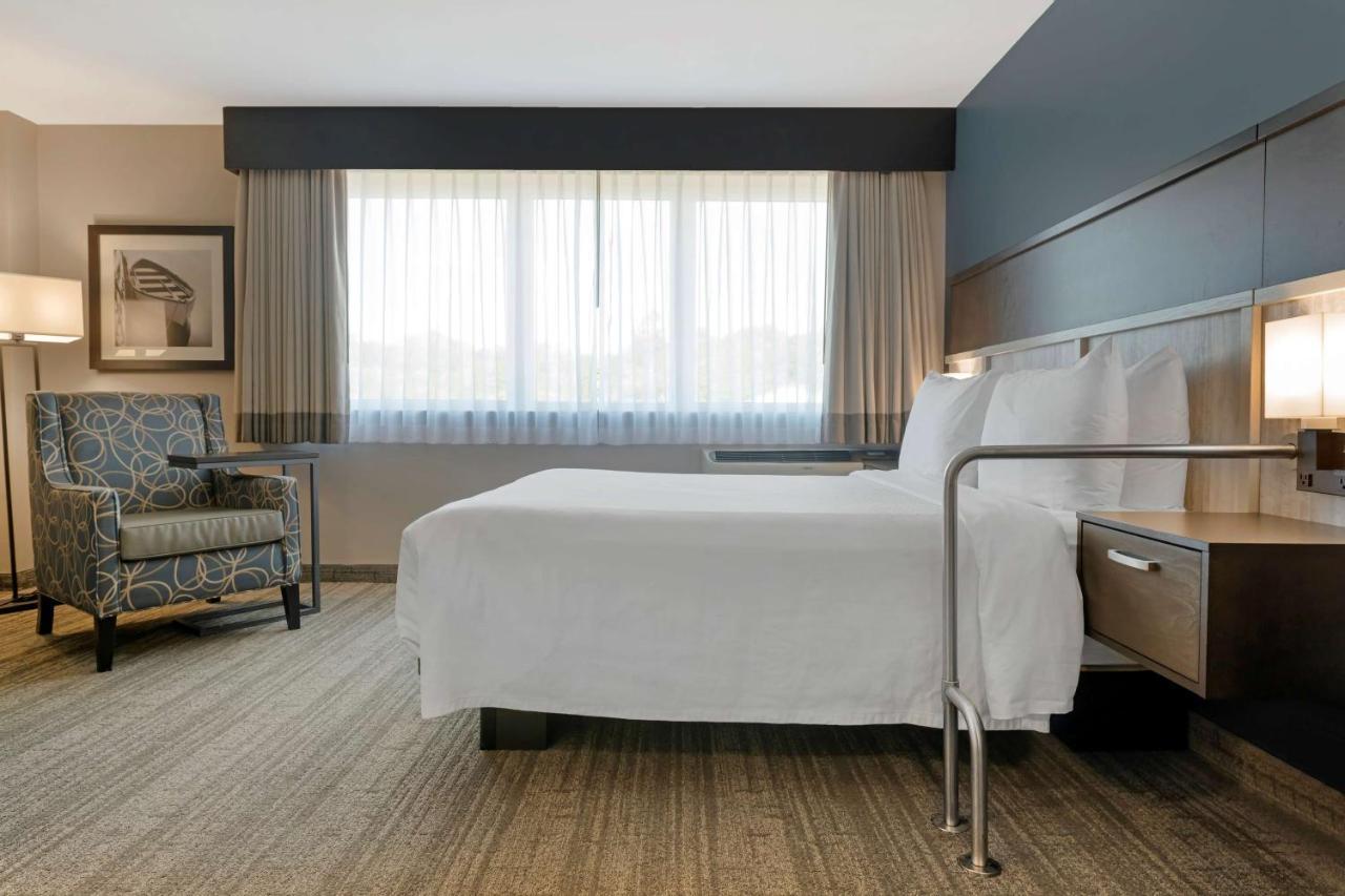 Best Western Plus Chocolate Lake Hotel - Halifax Exterior photo